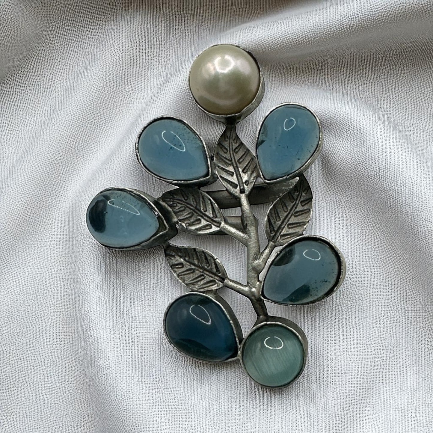 806147 Oxidised Adjustable Ring With 2 Tone Plating