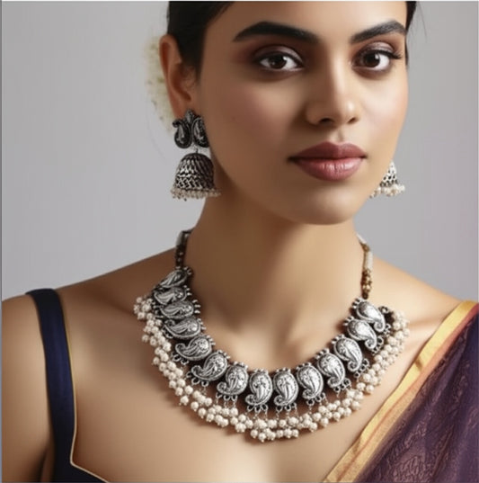 97999-NSO Classic Necklace With Oxidised Plating-White Moti