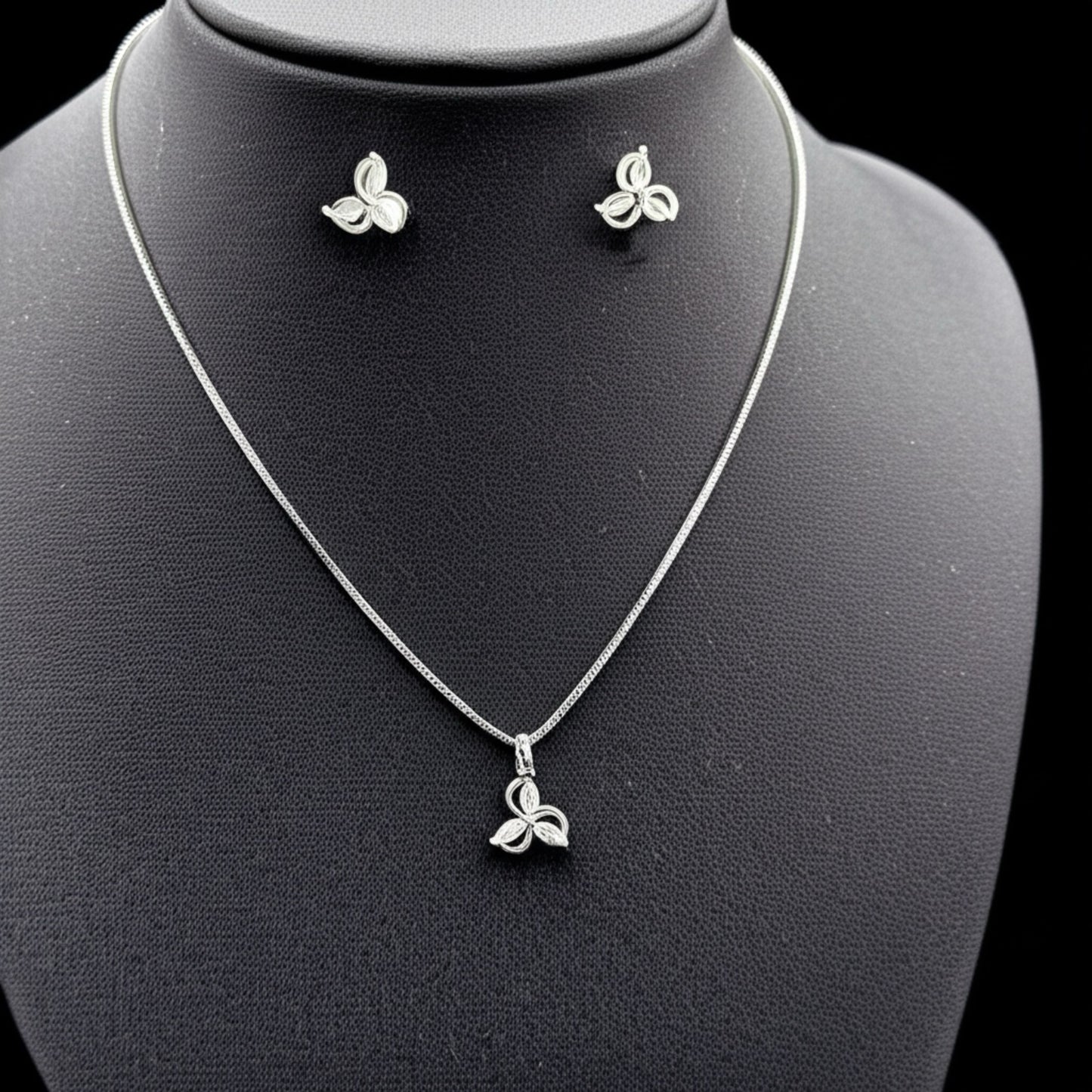 PS205 Western Pendant Set Rhodium Plated