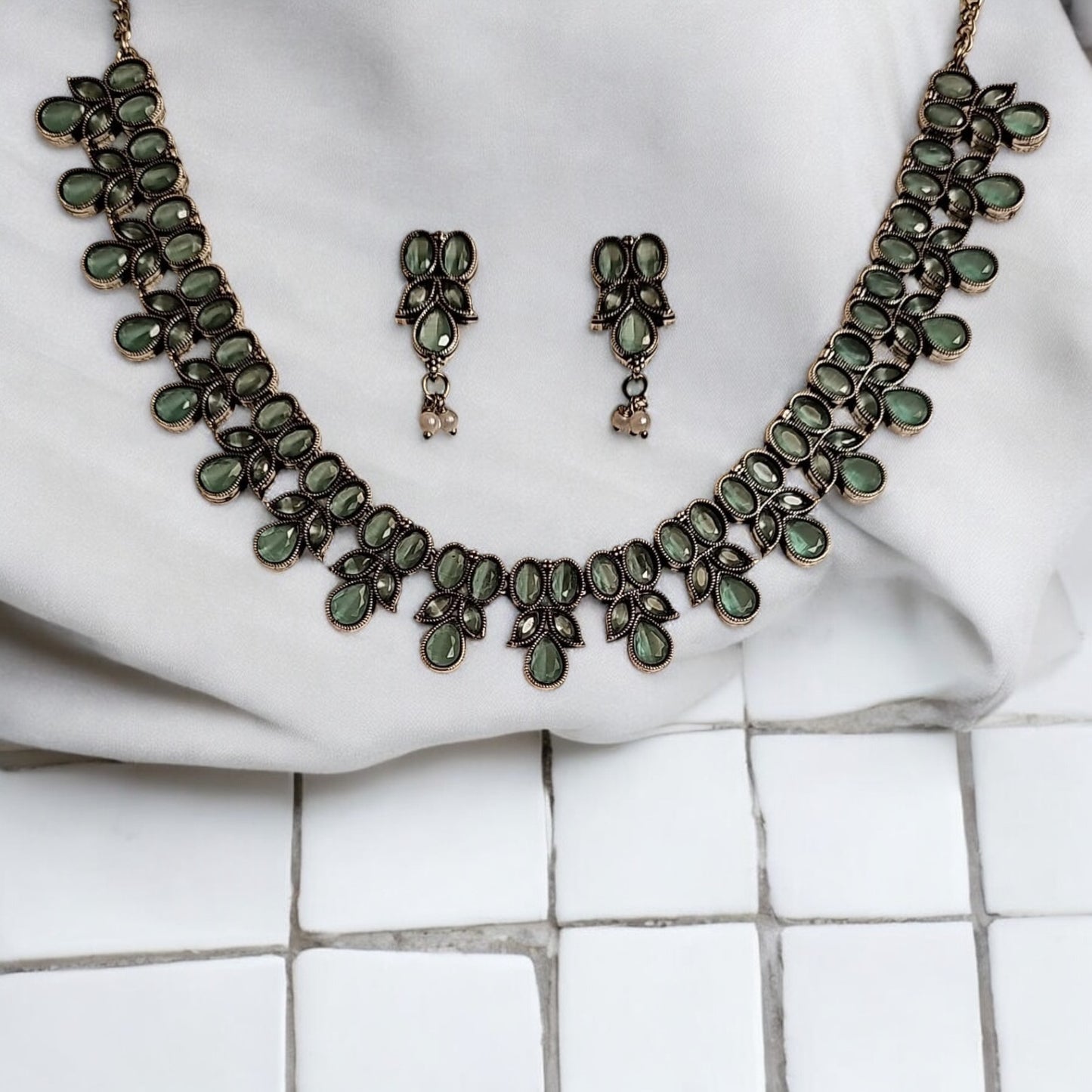 808040 Classic Necklace With Oxidised Plating-Mint