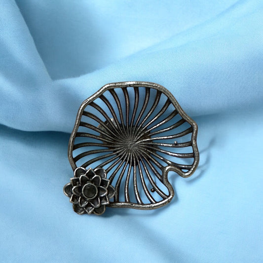 804442 Ring With Oxidised Plating