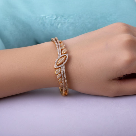 434439 Cubic Zirconia Classic Kada With Gold Plating