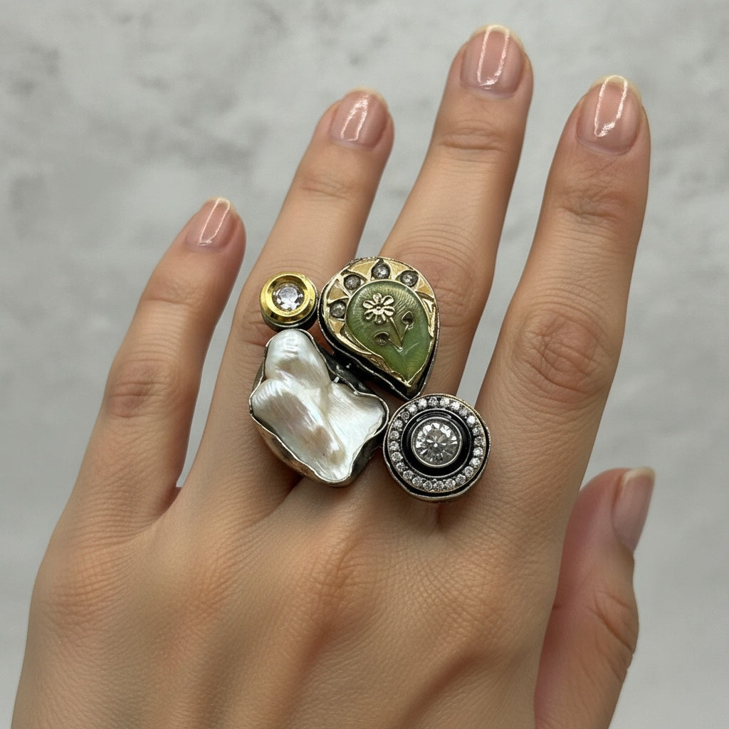 806261 Oxidised Adjustable Ring With 2 Tone Plating