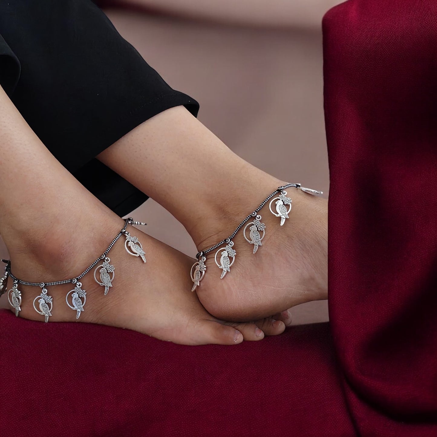 91999-ANO Classic Anklet With Oxidized Plating-Parrot Design