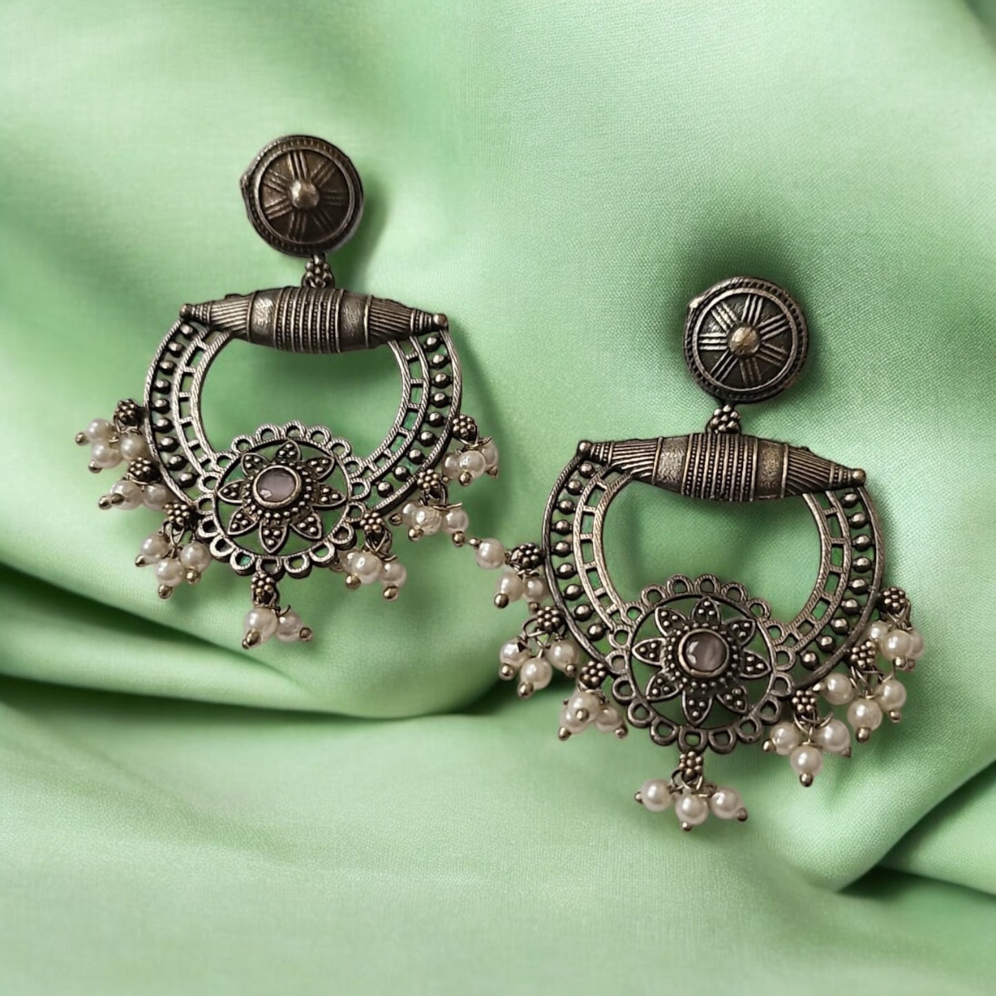 808357 Classic Earring With Oxidised Plating