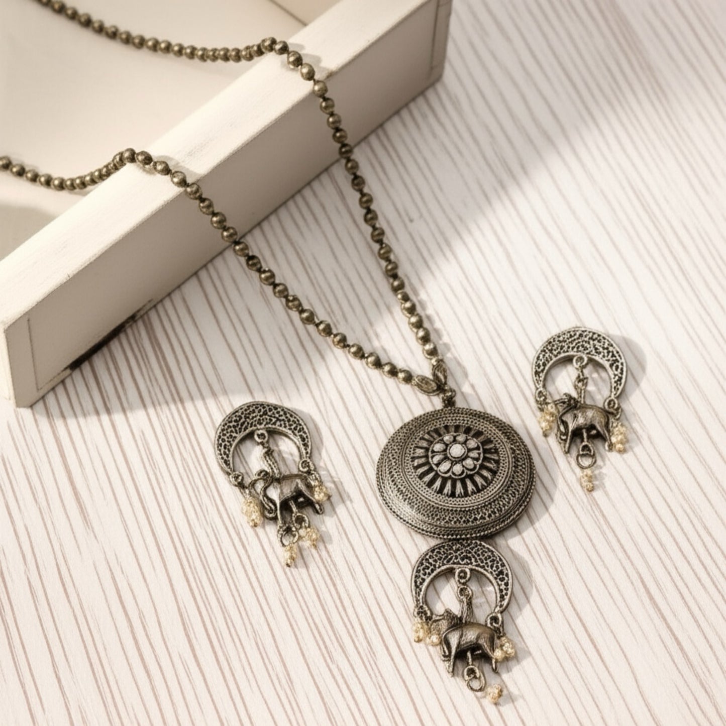 NS35100 Pendant Set With Oxidized Plating