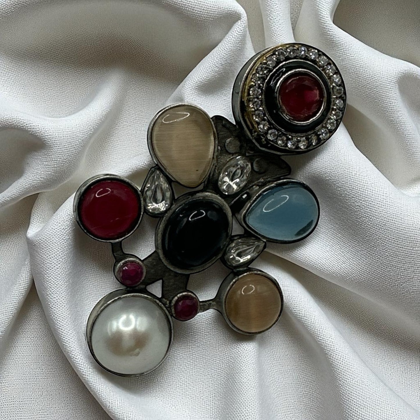 808226 Oxidised Adjustable Ring With 2 Tone Plating