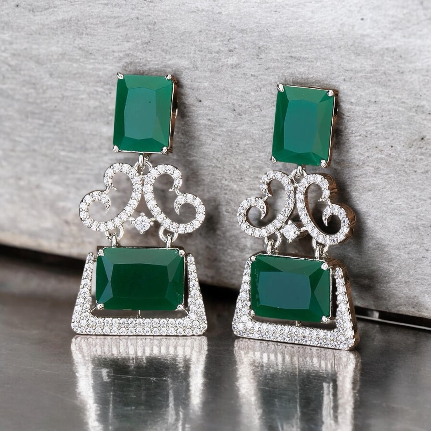 426317-G Earring With Rhodium Plating- Green