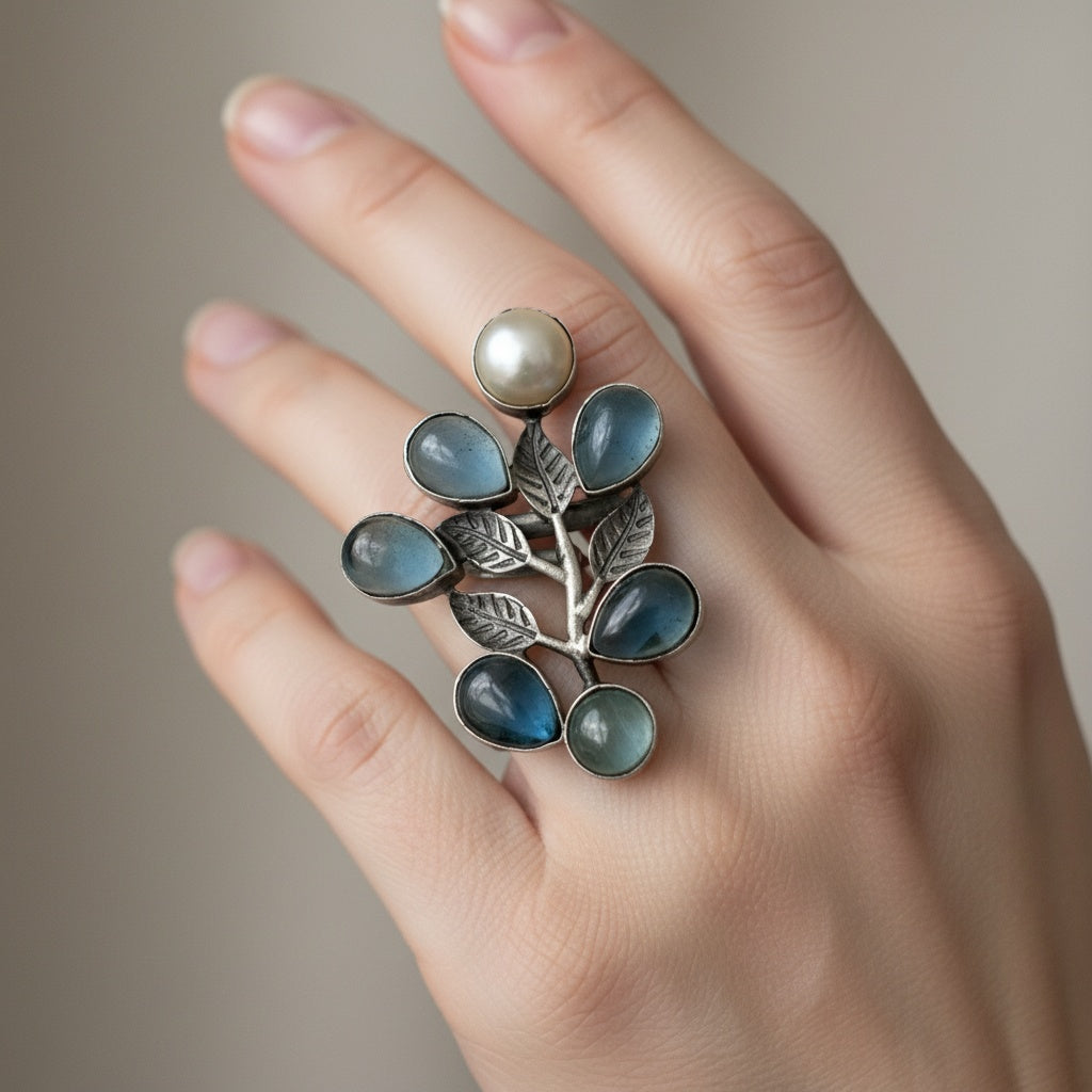 806147 Oxidised Adjustable Ring With 2 Tone Plating