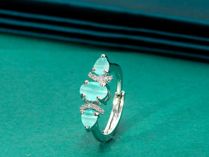 436800 Cz Adjustable Ring Mint