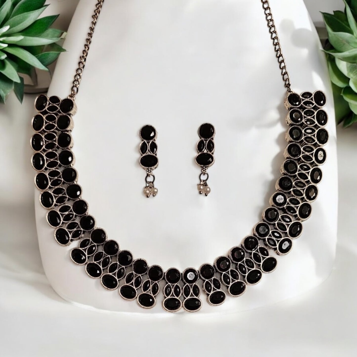 807801 Classic Necklace With Oxidised Plating-Black