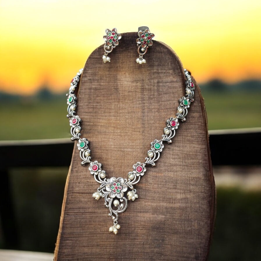 93999-NSO Classic Necklace With Oxidised Plating-Rubygreen