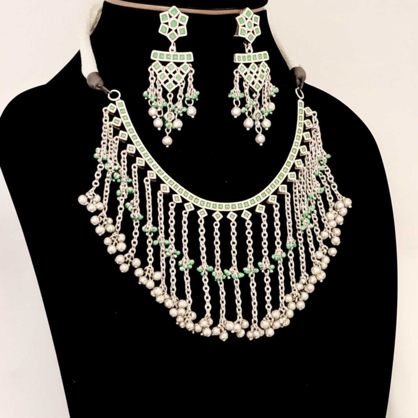 35800 Classic Necklace With Oxidised Plating-Green