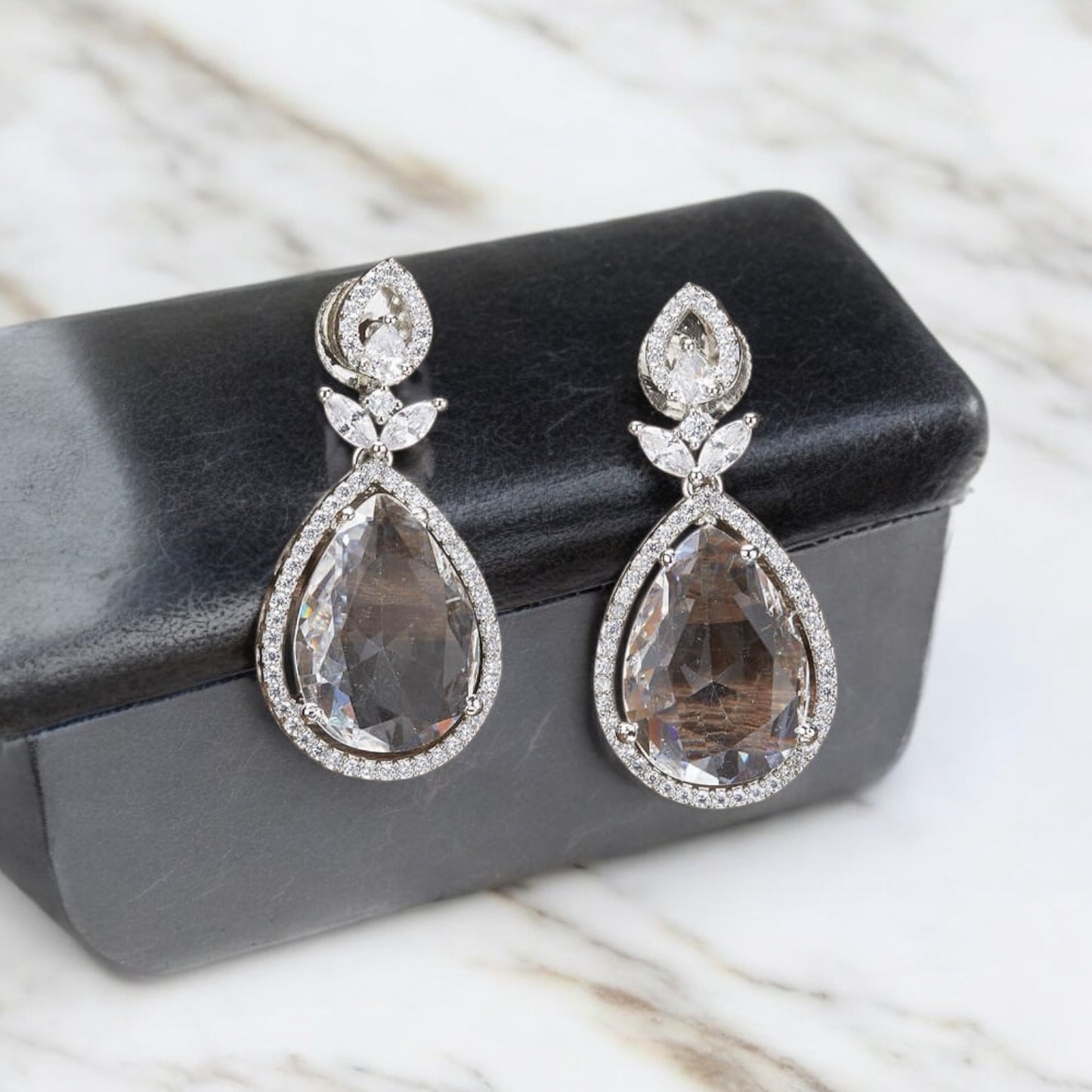 431856 CZ Earring With Rhodium Plating-White