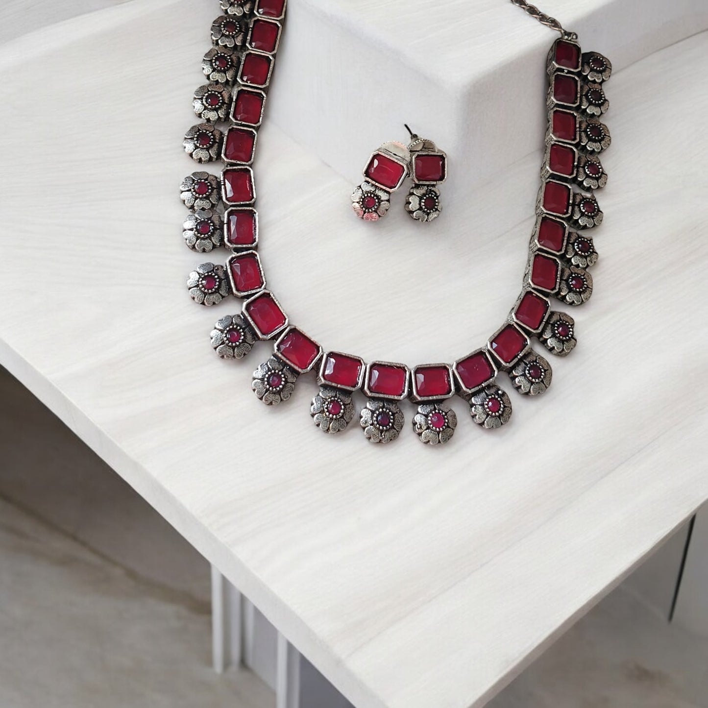 94999-NSO Classic Necklace With Oxidised Plating-Ruby