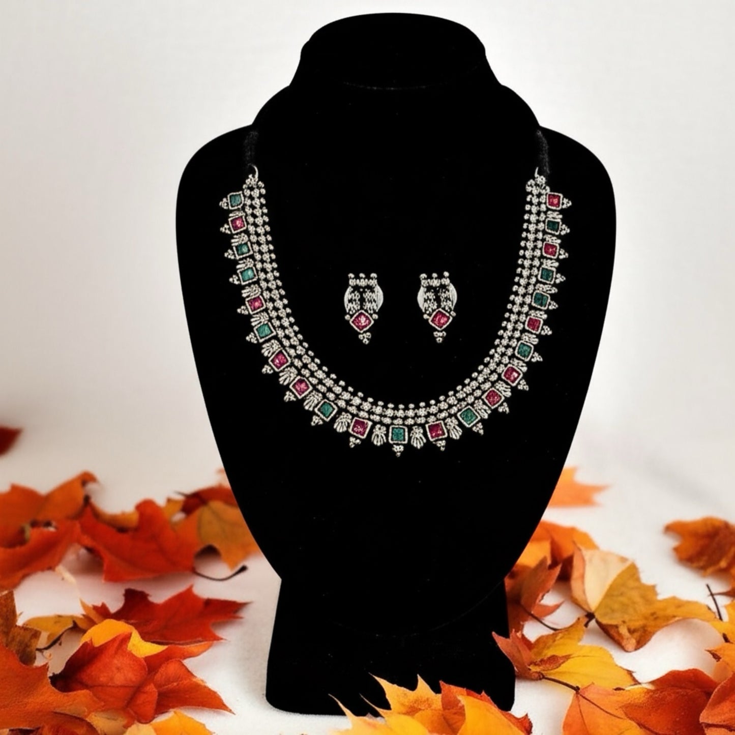 808884 Classic Necklace With Oxidised Plating-Rubygreen