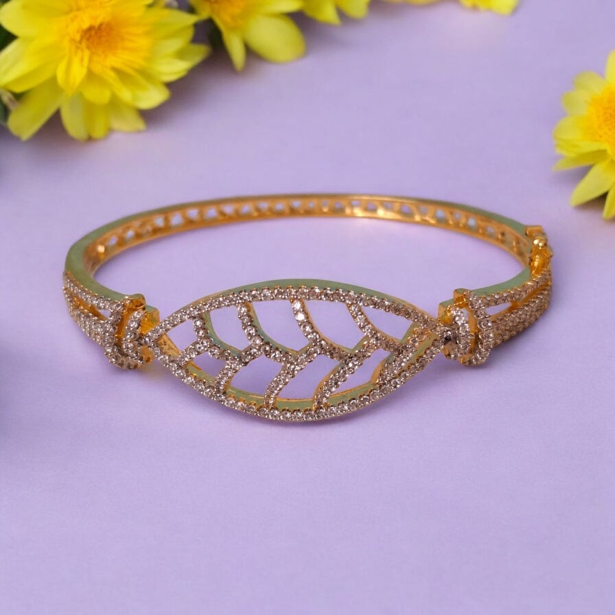 437092 Cubic Zirconia Classic Kada With Gold Plating