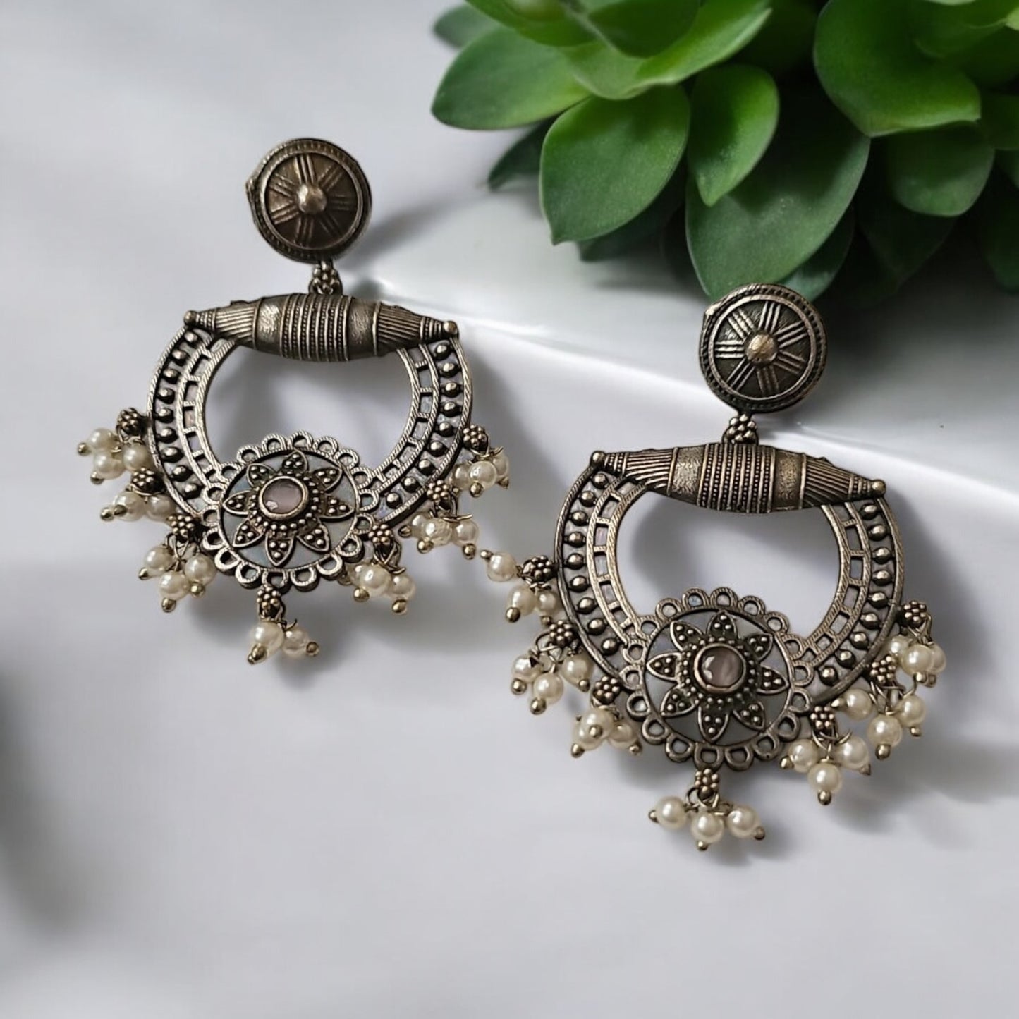 808357 Classic Earring With Oxidised Plating