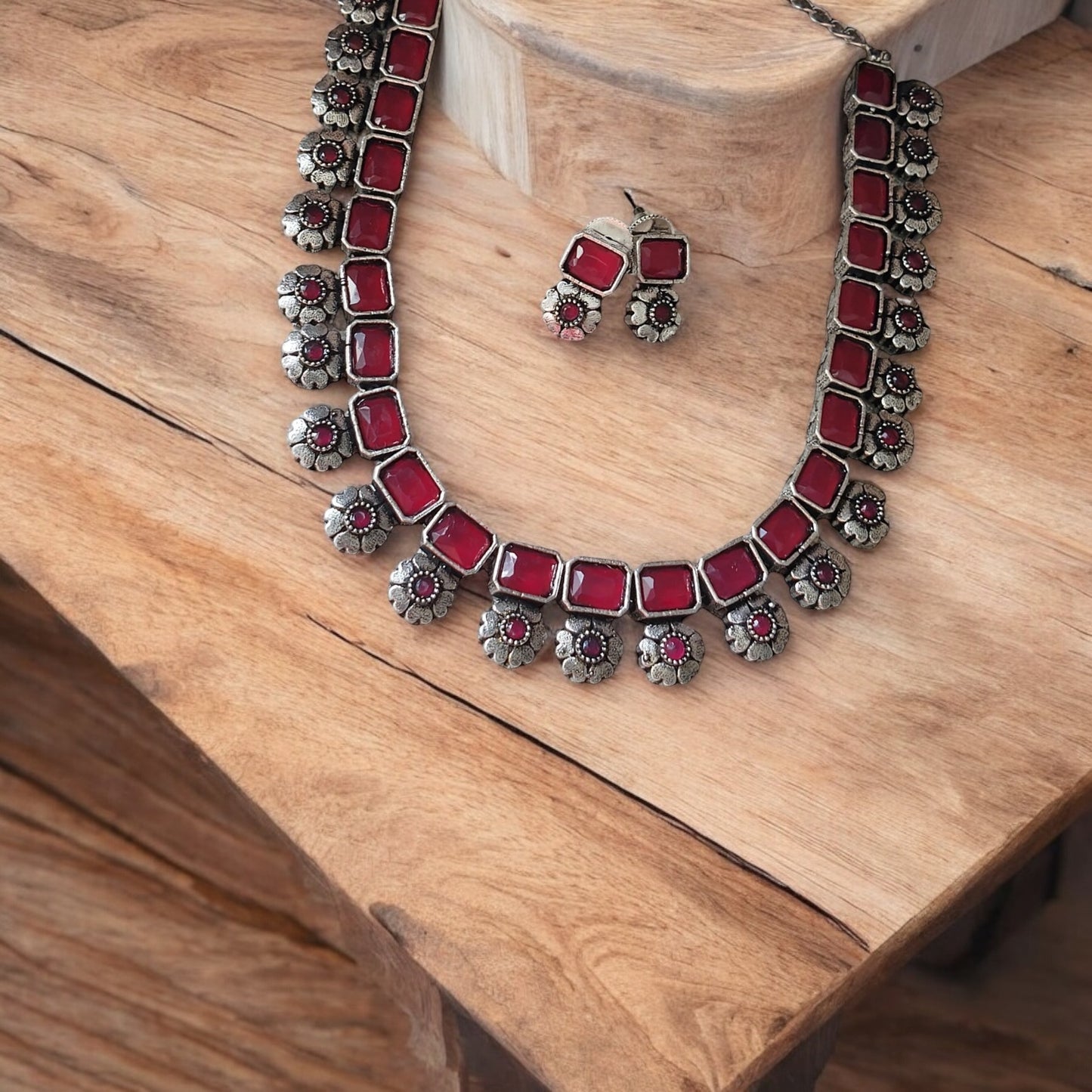 94999-NSO Classic Necklace With Oxidised Plating-Ruby