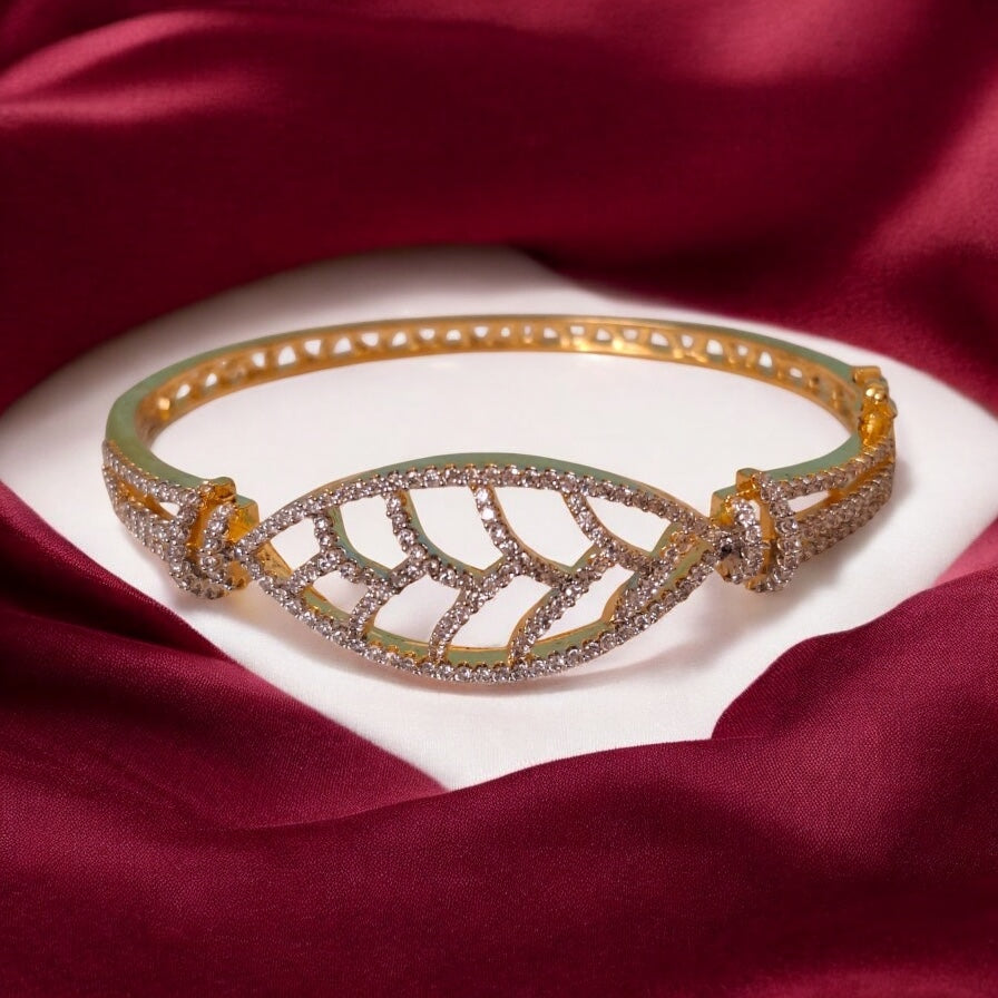 437092 Cubic Zirconia Classic Kada With Gold Plating