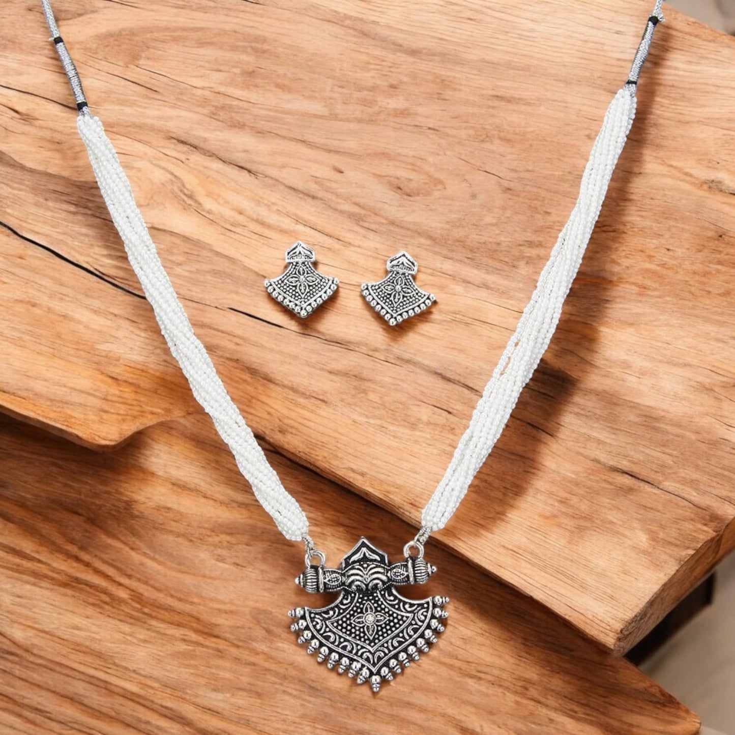 800918 Classic Necklace With Oxidised Plating-White