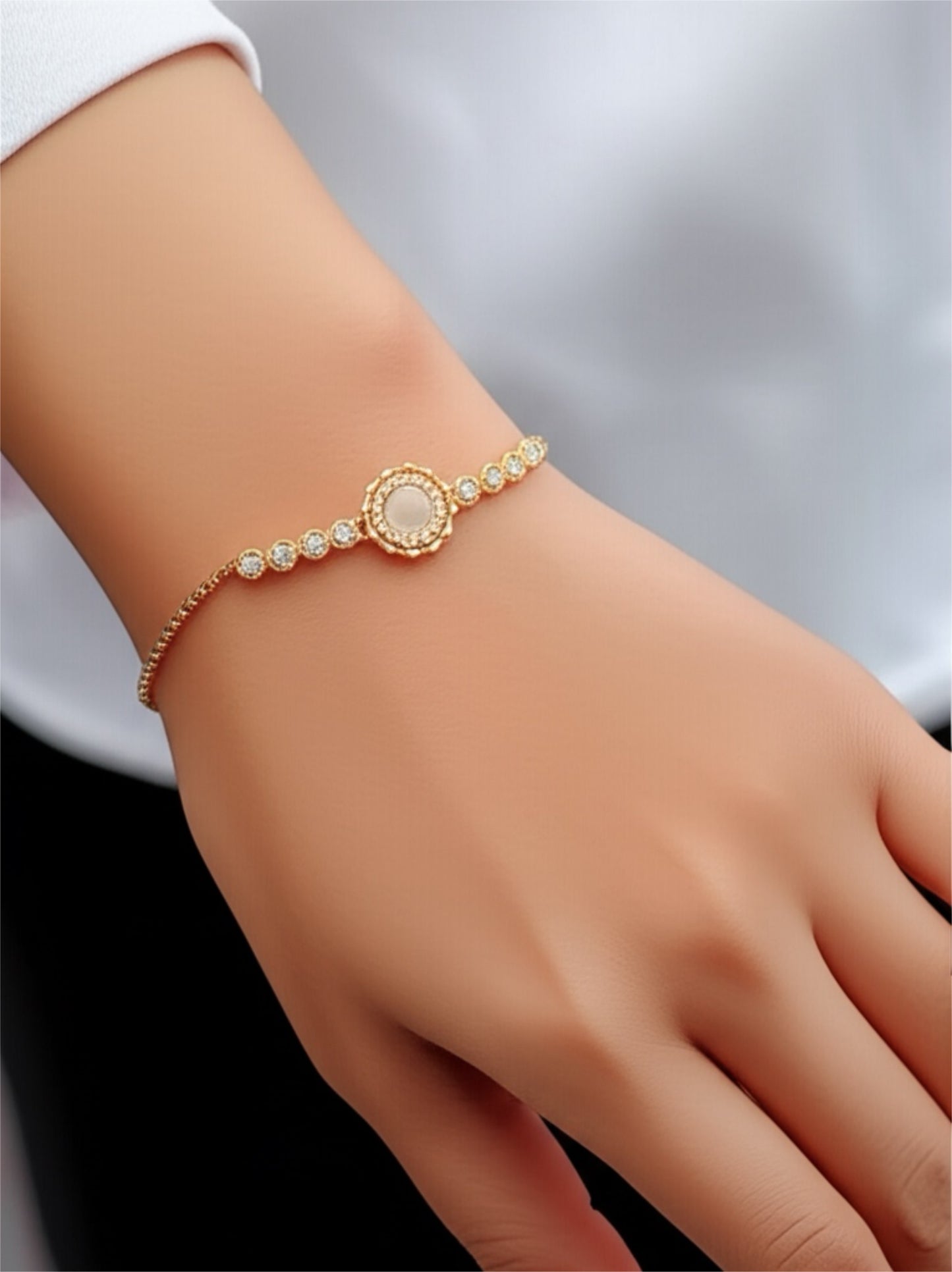 15100-G Adjustable Bracelet With Rose Gold Plating-White