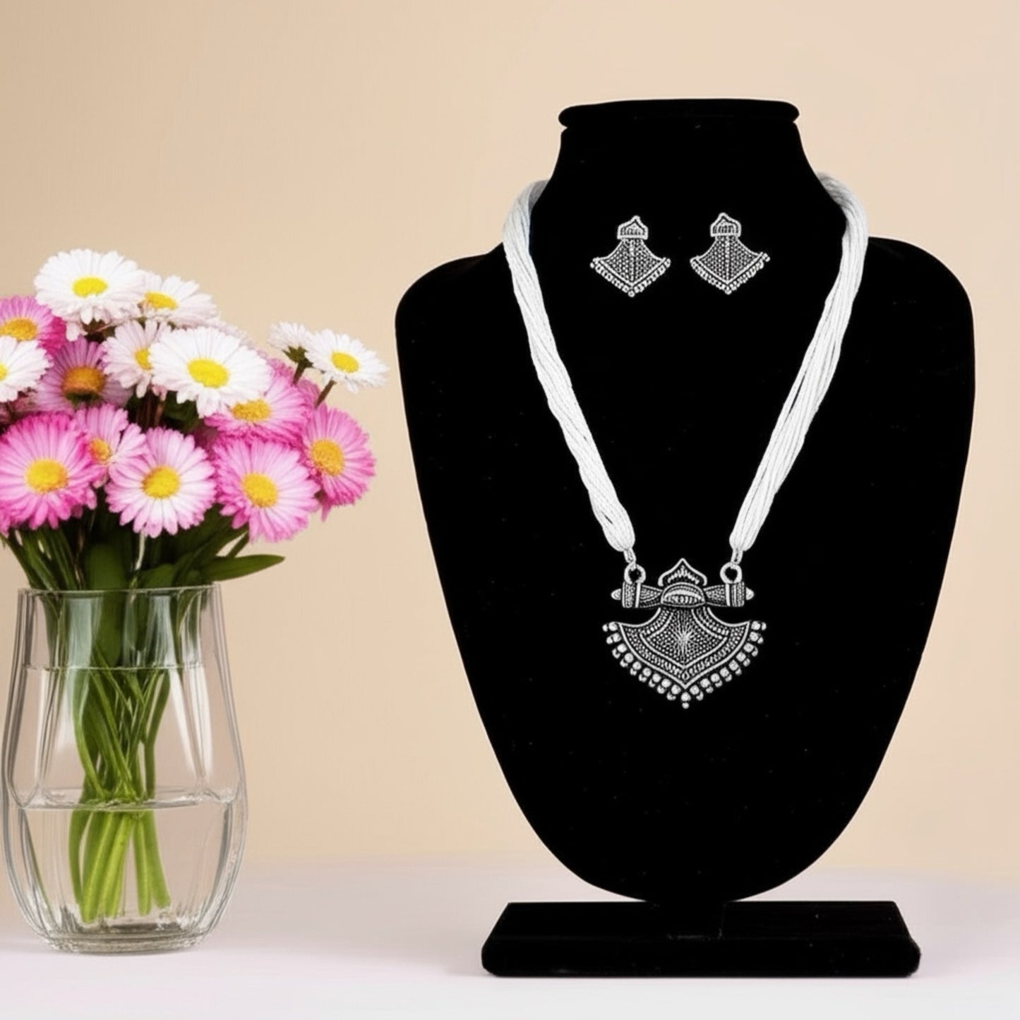 800918 Classic Necklace With Oxidised Plating-White