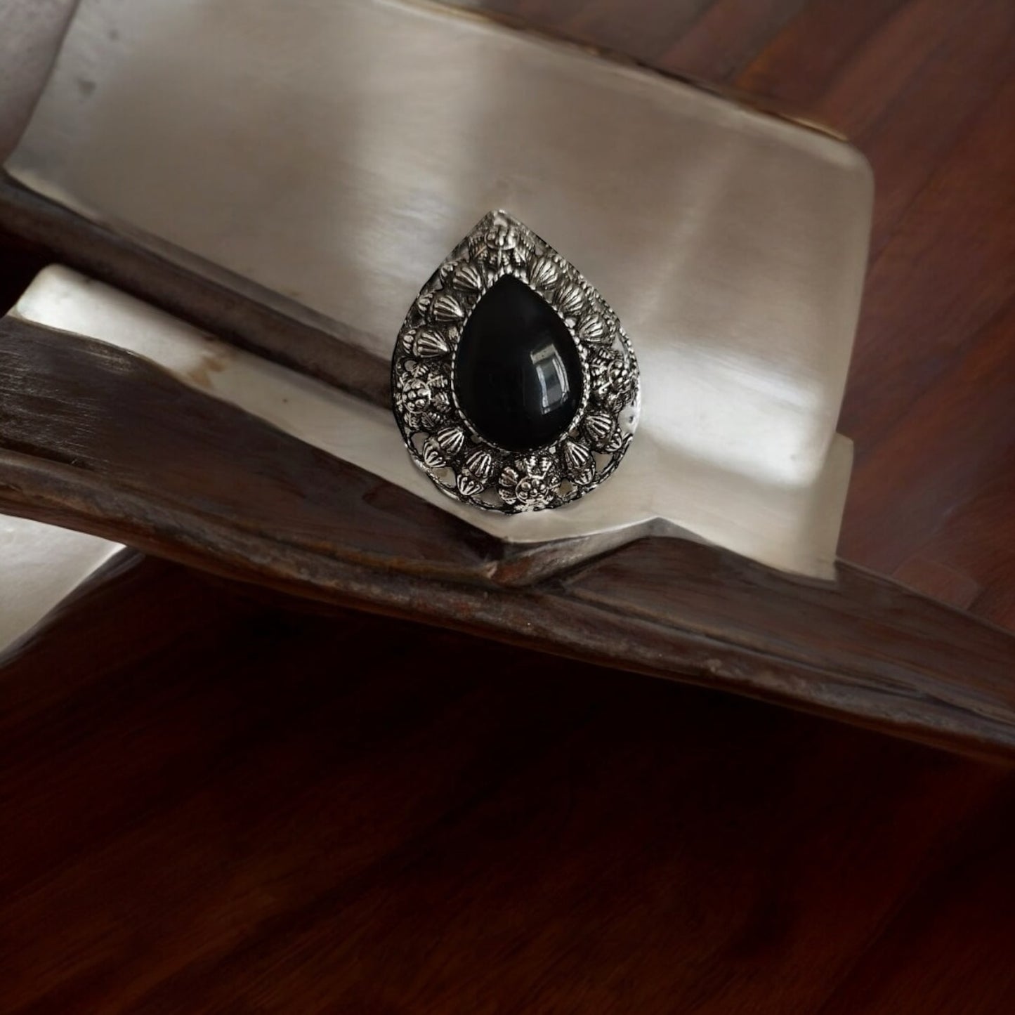 808810 Ring With Oxidised Plating