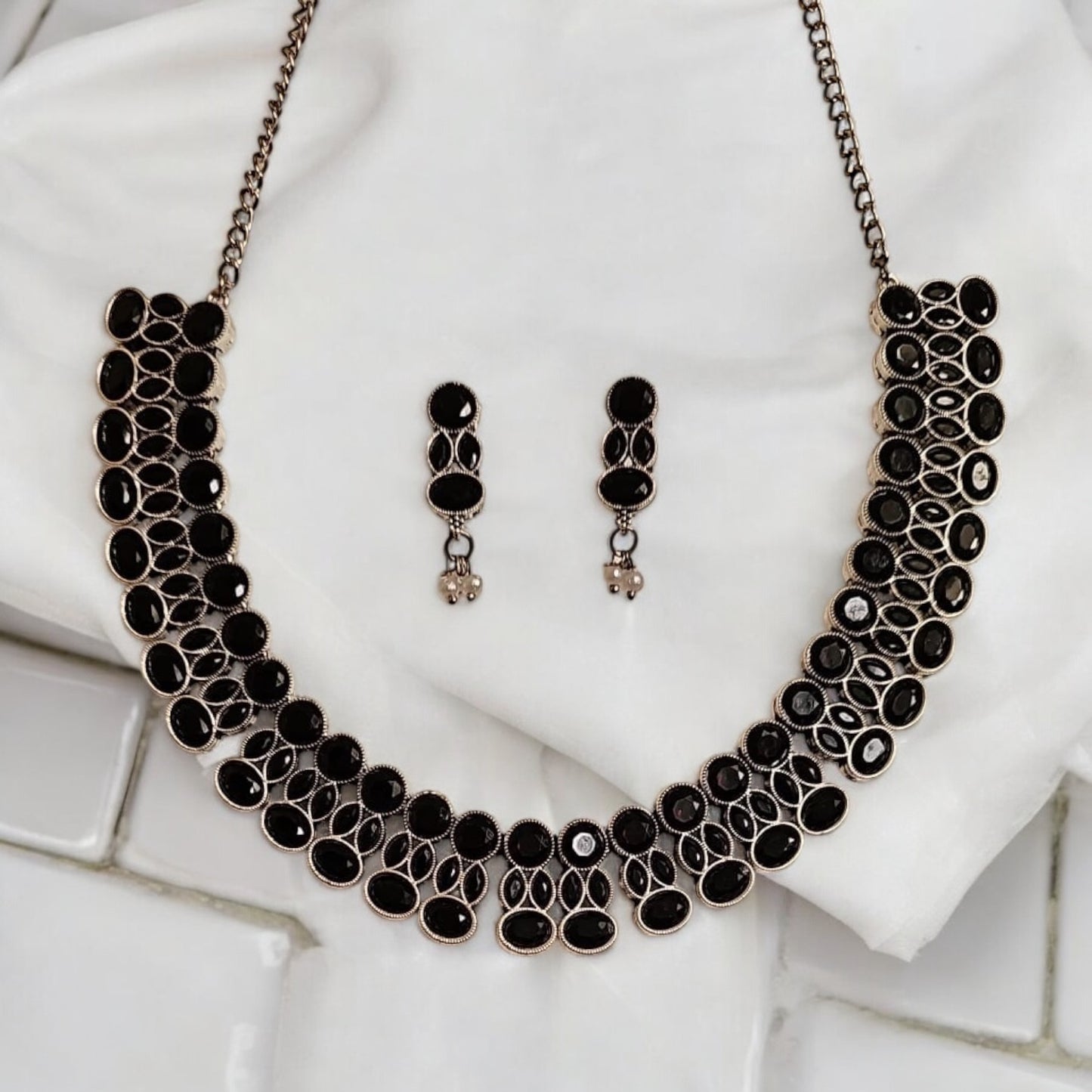 807801 Classic Necklace With Oxidised Plating-Black