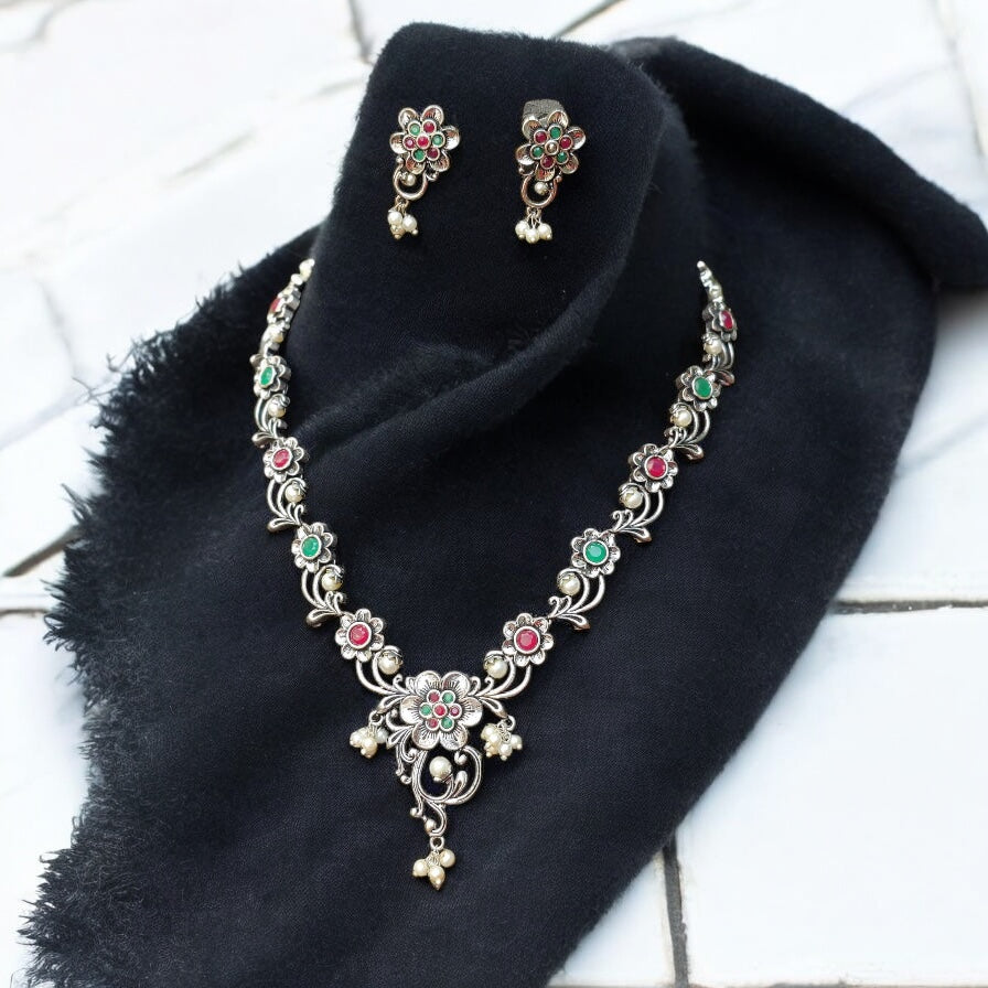 93999-NSO Classic Necklace With Oxidised Plating-Rubygreen