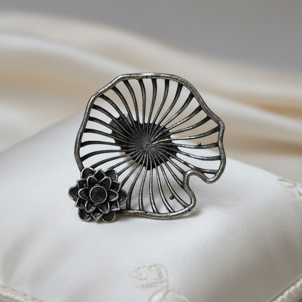 804442 Ring With Oxidised Plating