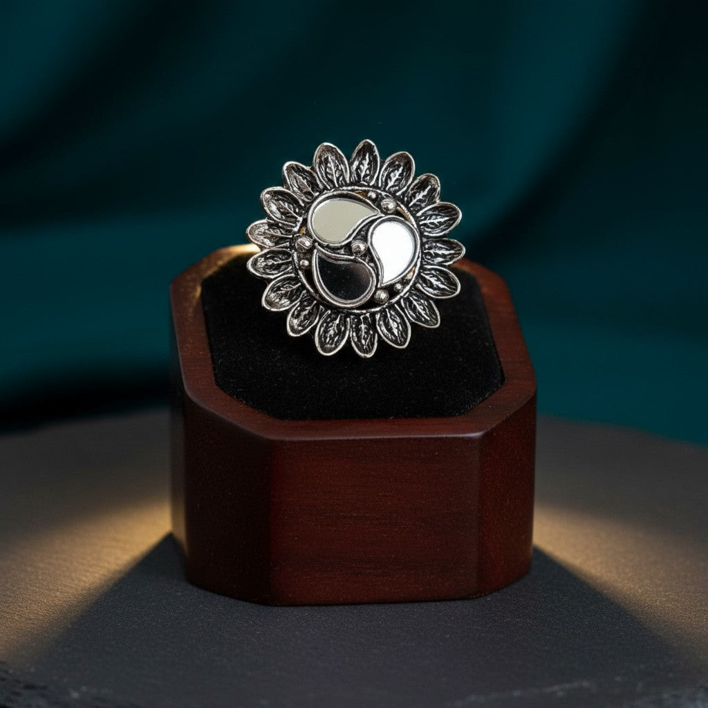 802681 Ring With Oxidised Plating