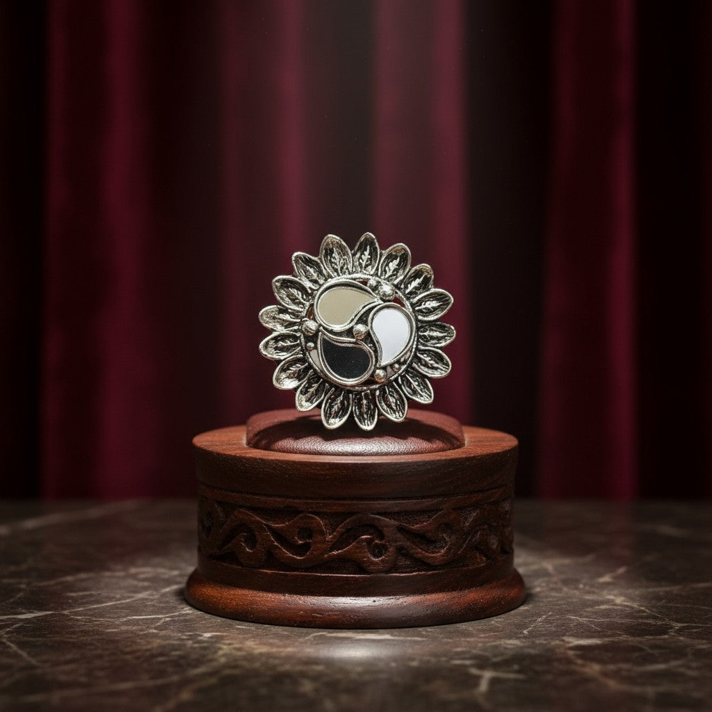 802681 Ring With Oxidised Plating