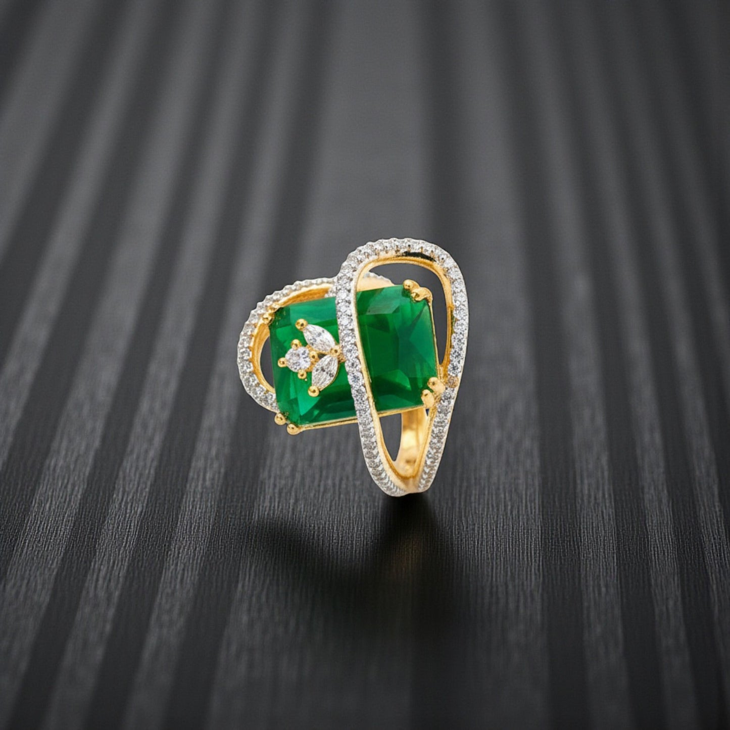 436341 Cz Adjustable Ring With 2 Tone Plating-Green
