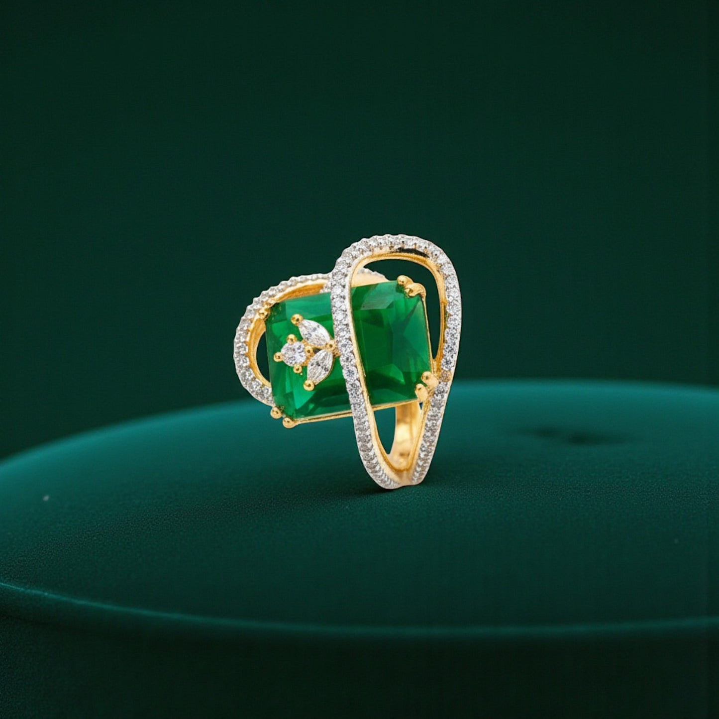 436341 Cz Adjustable Ring With 2 Tone Plating-Green